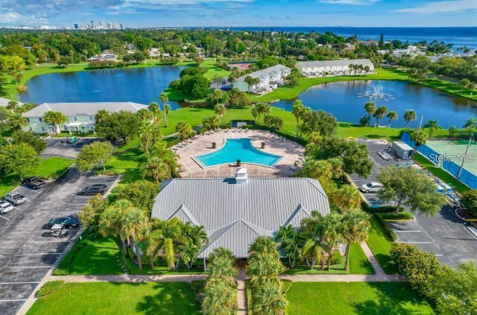5048 Beach Drive SE St Petersburg FL 33705