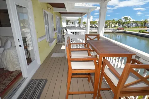 5048 Beach Drive SE St Petersburg FL 33705