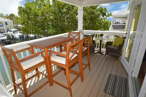 5048 Beach Drive SE St Petersburg FL 33705