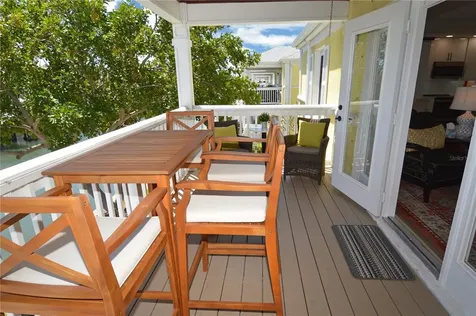 5048 Beach Drive SE St Petersburg FL 33705