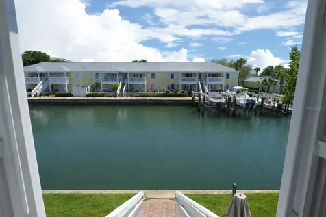 5048 Beach Drive SE St Petersburg FL 33705
