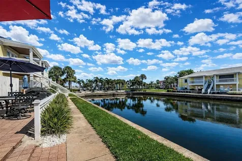 5048 Beach Drive SE St Petersburg FL 33705