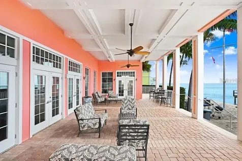 5048 Beach Drive SE St Petersburg FL 33705