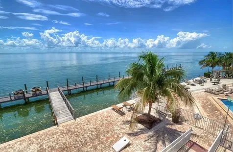 5048 Beach Drive SE St Petersburg FL 33705