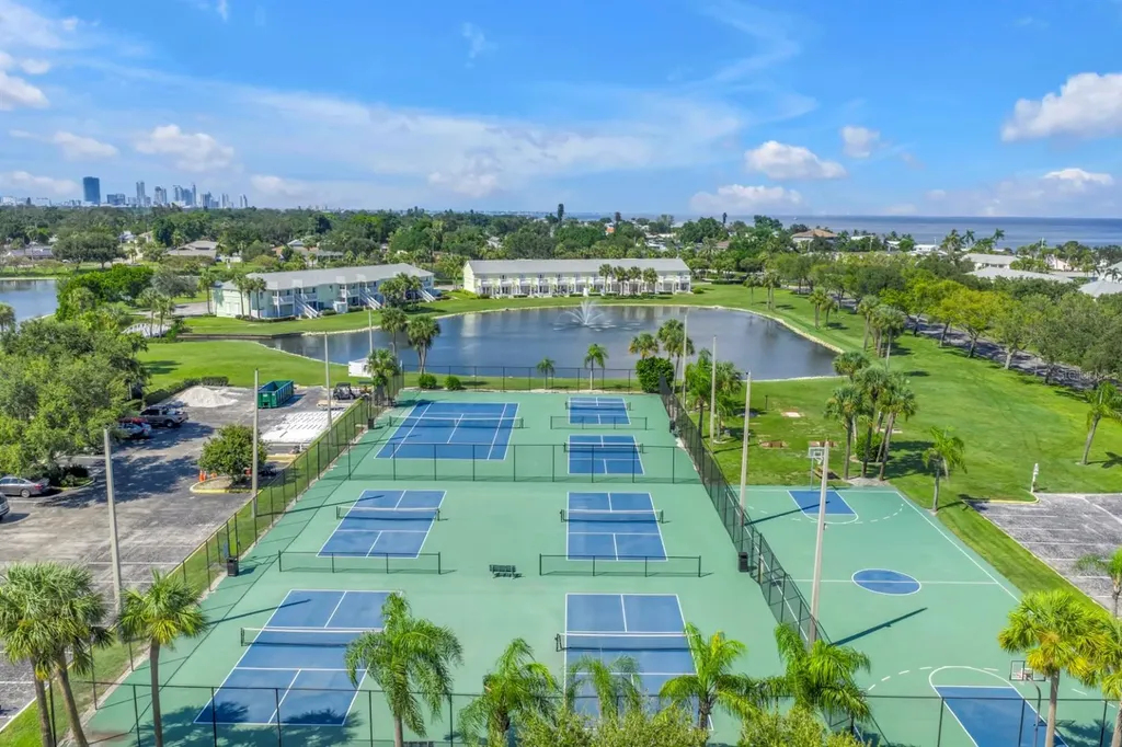 5102 Coquina Key Drive SE St Petersburg FL 33705