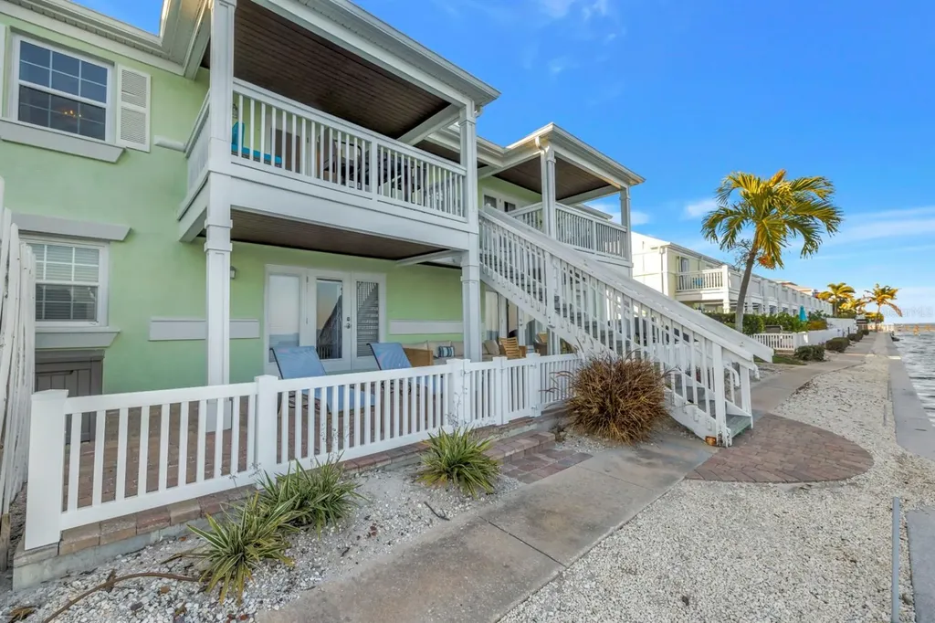 5102 Coquina Key Drive SE St Petersburg FL 33705