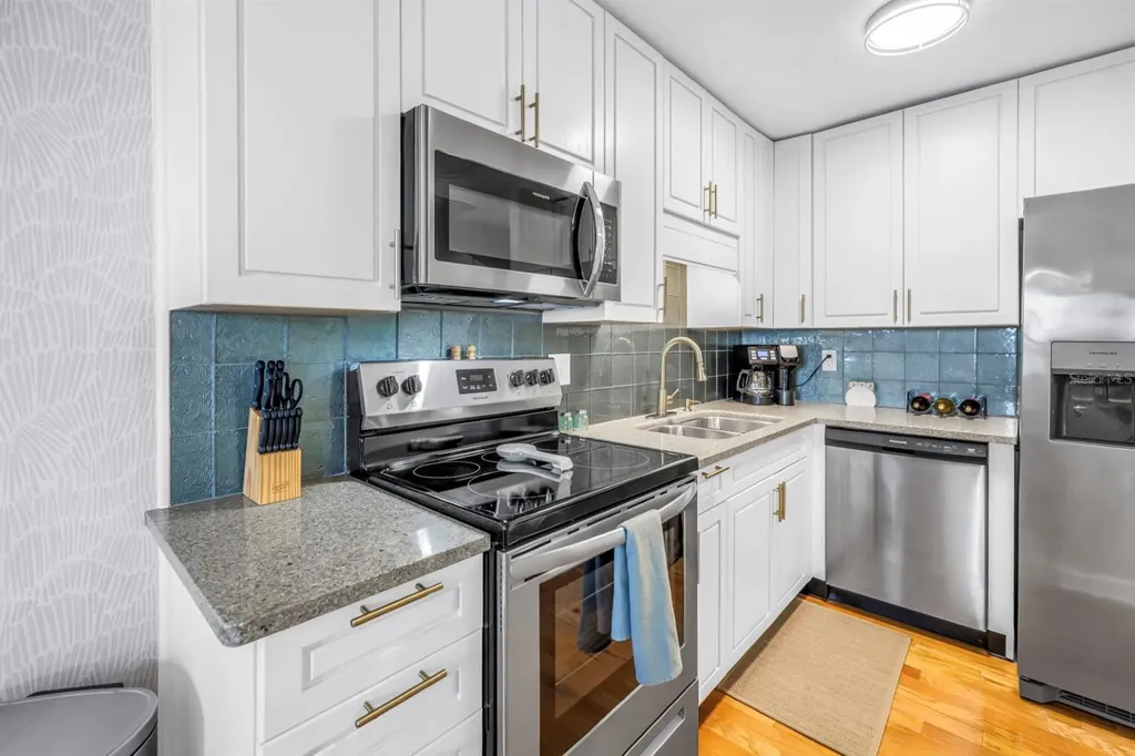 5102 Coquina Key Drive SE St Petersburg FL 33705