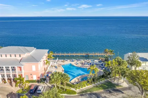 5102 Coquina Key Drive SE St Petersburg FL 33705