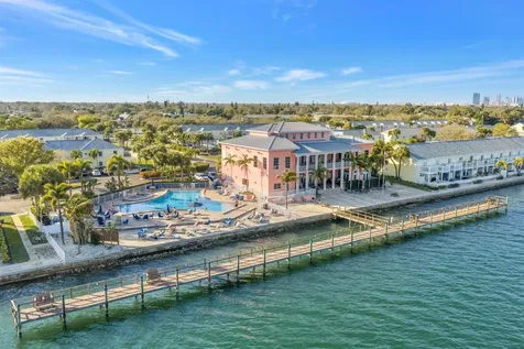 5102 Coquina Key Drive SE St Petersburg FL 33705