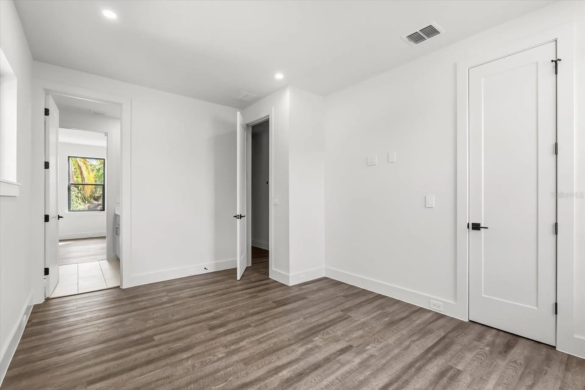 1320 Cloverlawn Avenue Orlando FL 32806