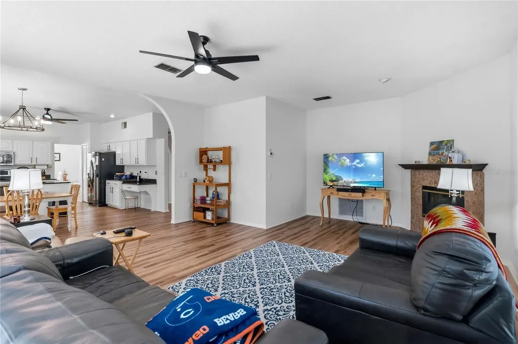 2419 Point O Woods Court Oviedo FL 32765