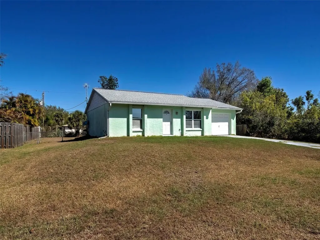 11052 Sunnydale Avenue Englewood FL 34224