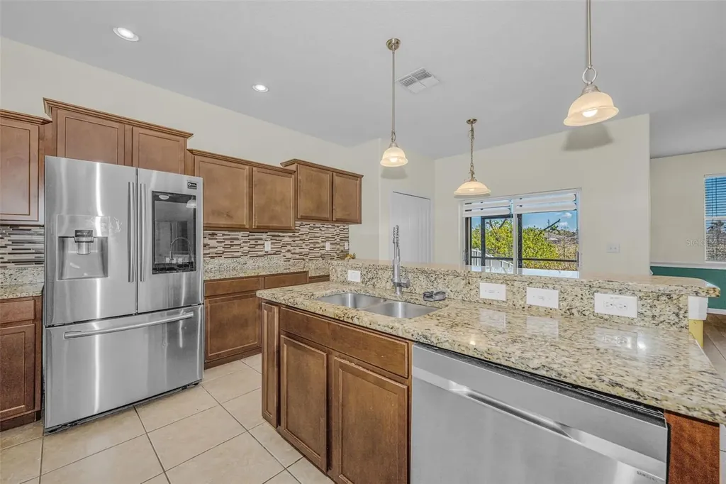 521 Vista Ridge Drive Ruskin FL 33570