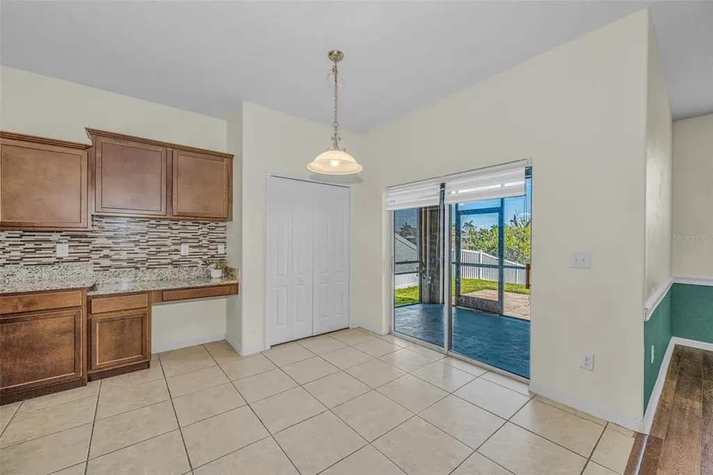 521 Vista Ridge Drive Ruskin FL 33570