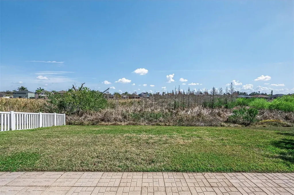 521 Vista Ridge Drive Ruskin FL 33570