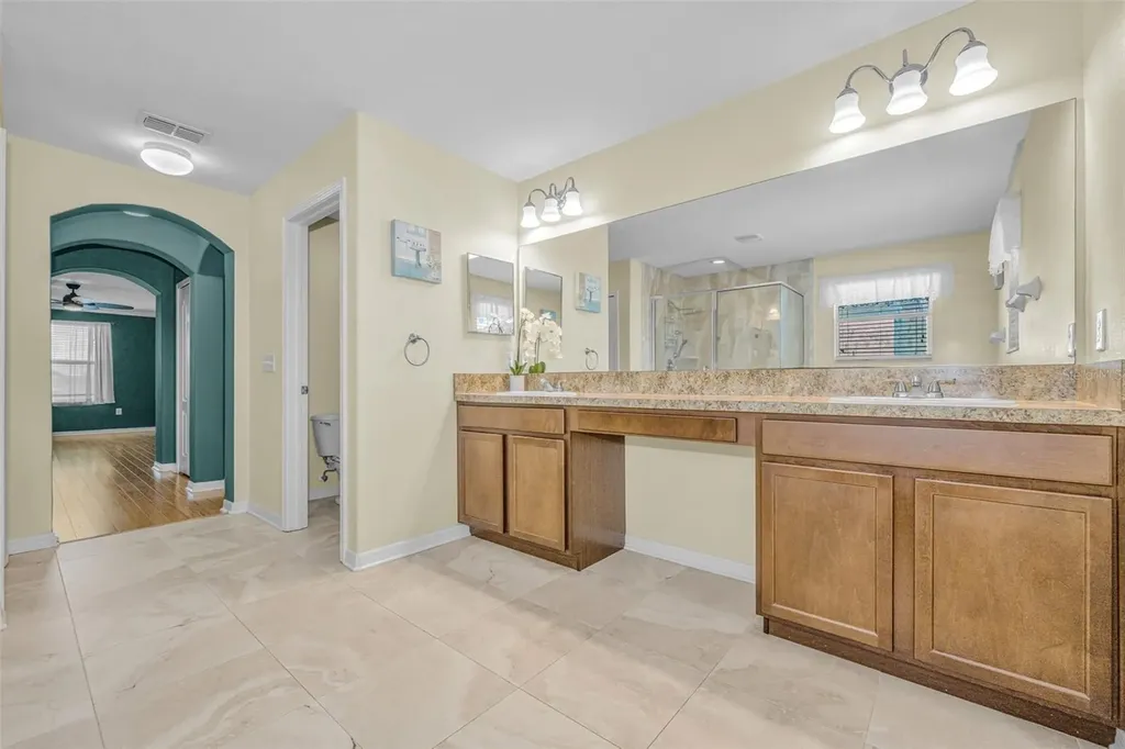 521 Vista Ridge Drive Ruskin FL 33570