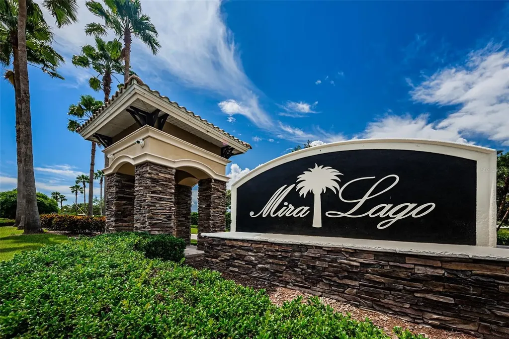 521 Vista Ridge Drive Ruskin FL 33570