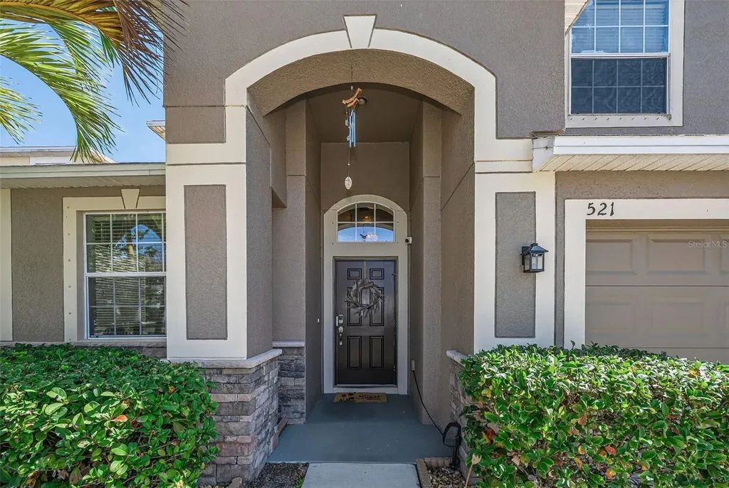 521 Vista Ridge Drive Ruskin FL 33570