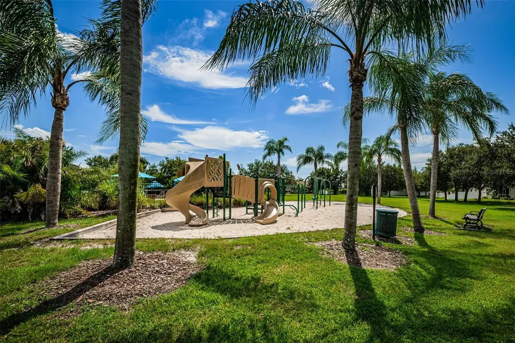 521 Vista Ridge Drive Ruskin FL 33570
