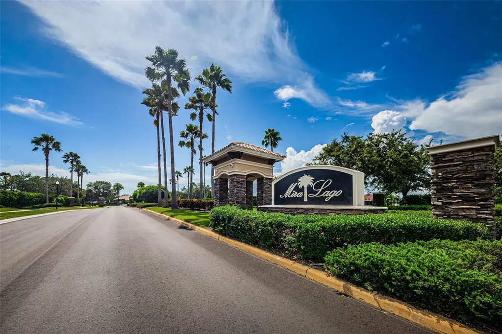 521 Vista Ridge Drive Ruskin FL 33570