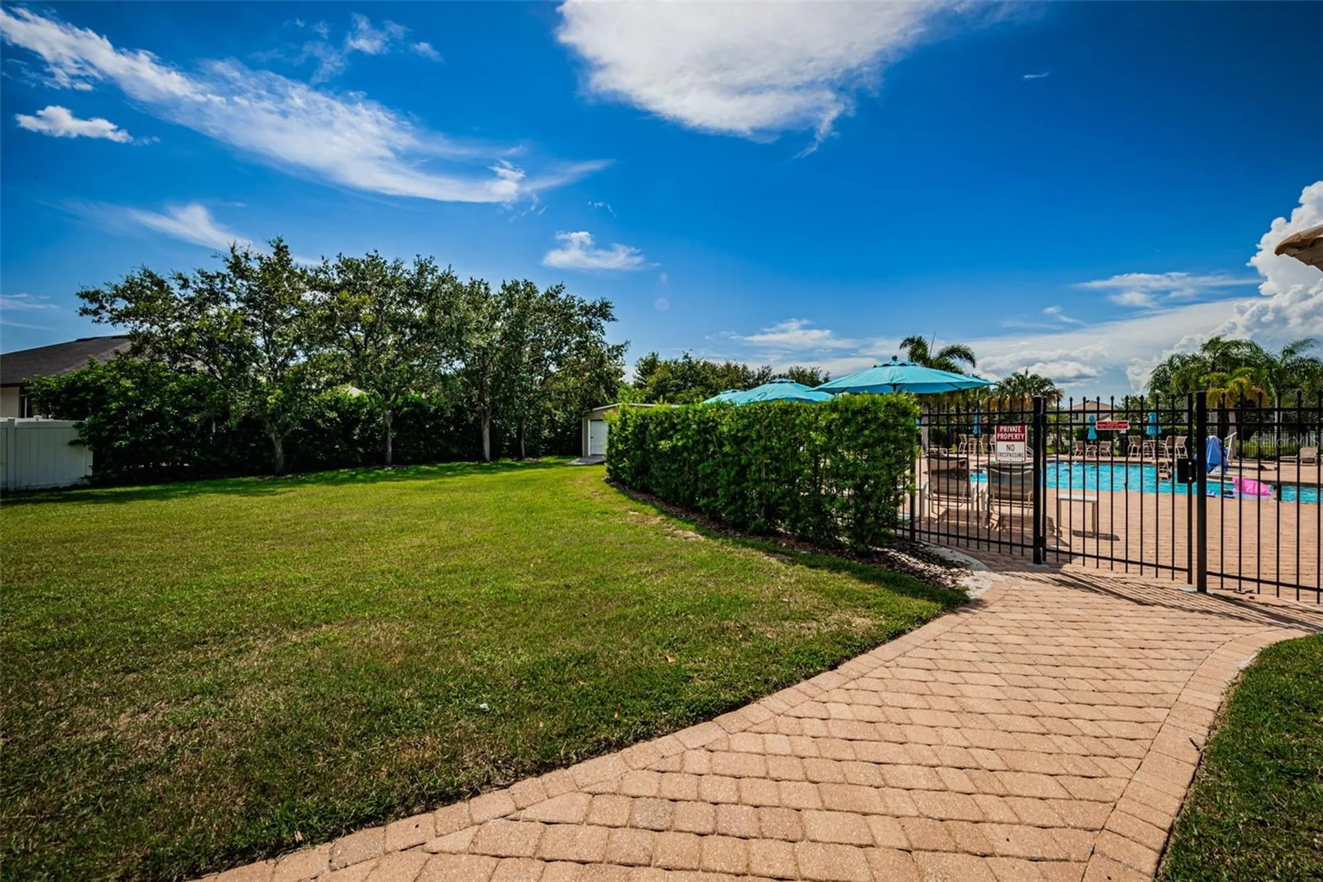 521 Vista Ridge Drive Ruskin FL 33570