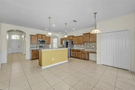 521 Vista Ridge Drive Ruskin FL 33570