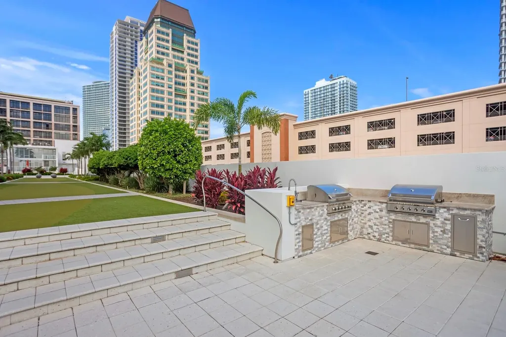 175 1st Street S St Petersburg FL 33701