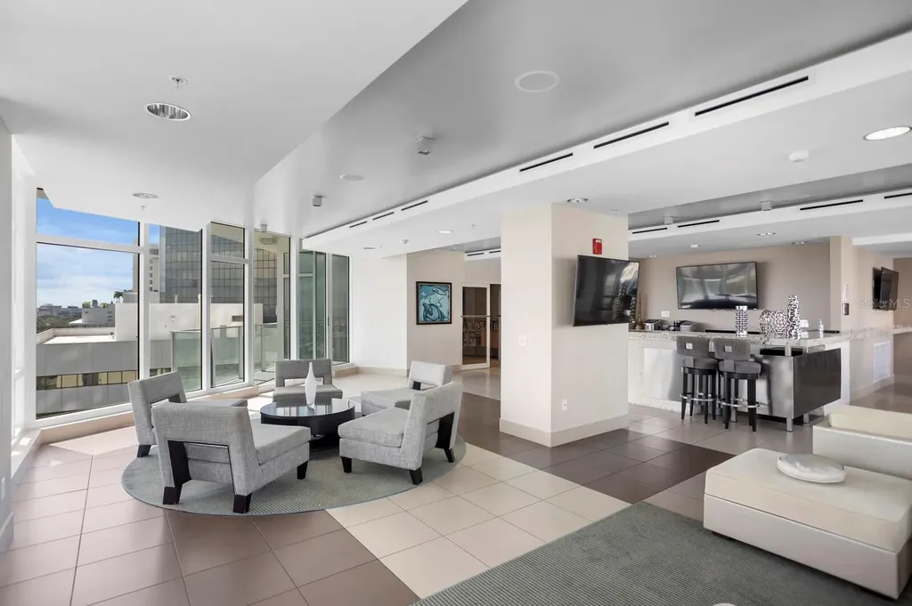 175 1st Street S St Petersburg FL 33701