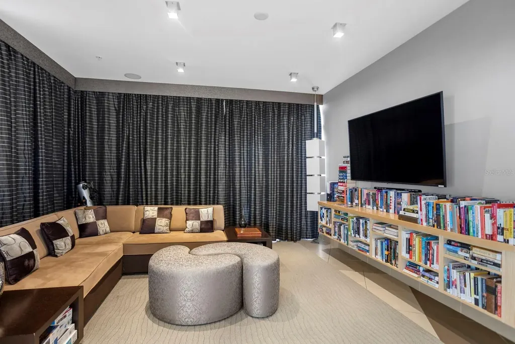 175 1st Street S St Petersburg FL 33701