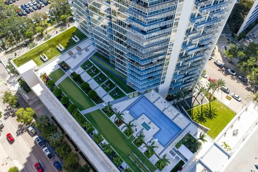 175 1st Street S St Petersburg FL 33701