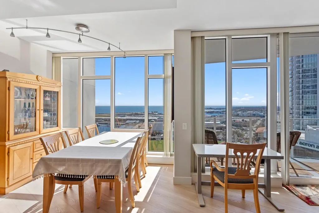 175 1st Street S St Petersburg FL 33701