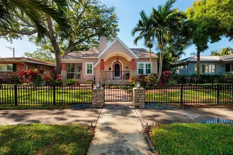 446 21st Avenue NE St Petersburg FL 33704
