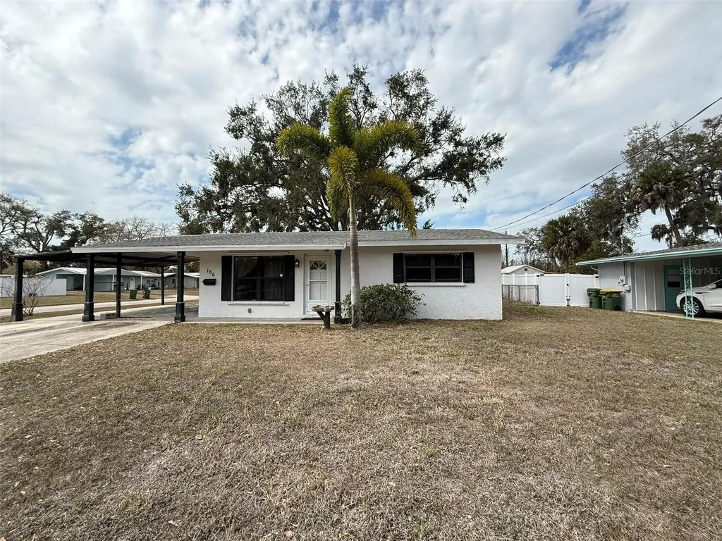 186 Midwest Parkway Sarasota FL 34232