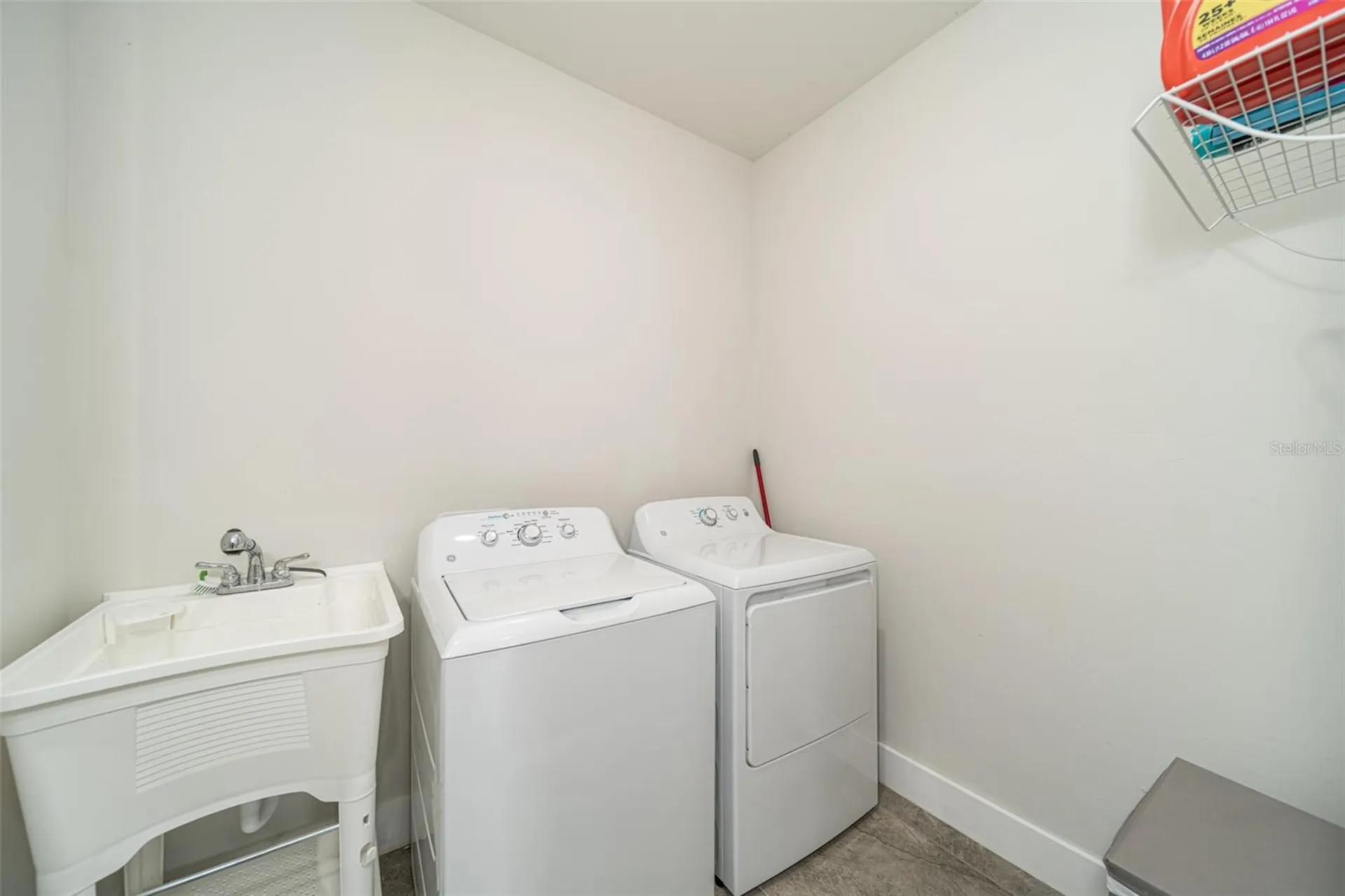 1608 NW 38th Avenue Cape Coral FL 33993