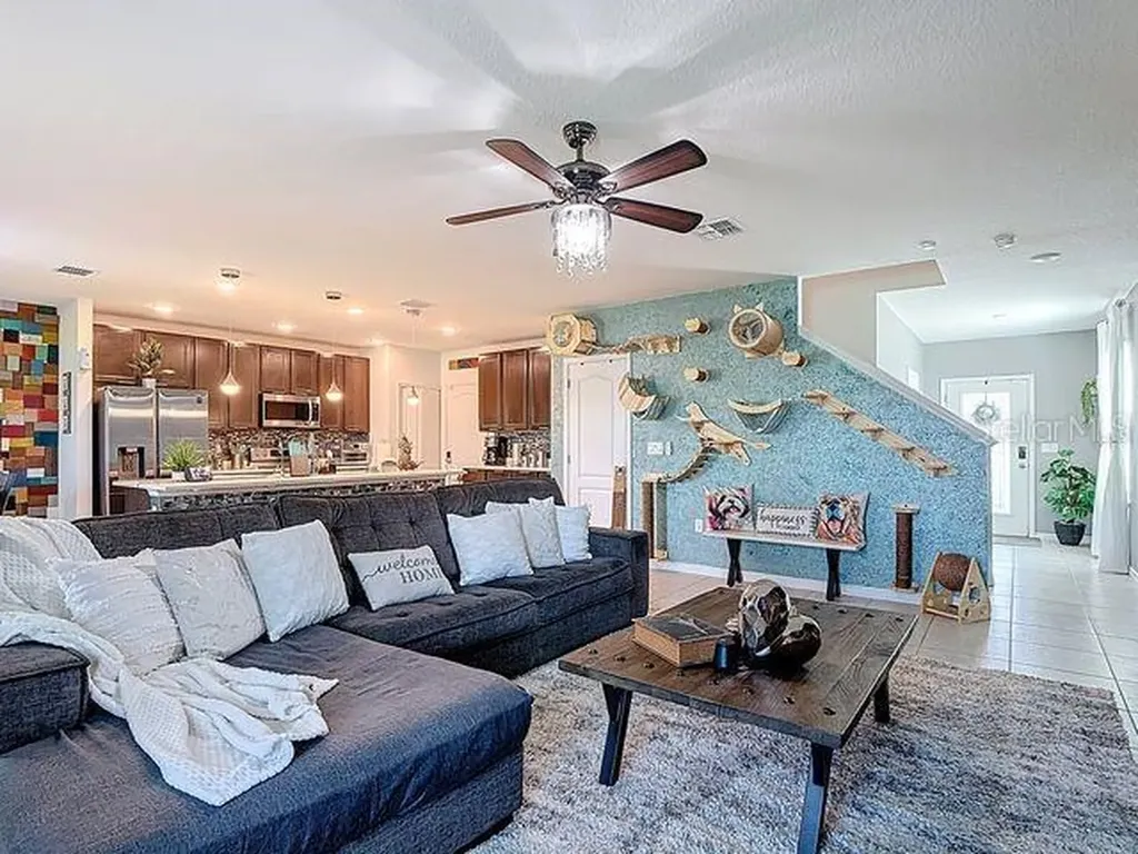 2244 Canyon Breeze Avenue Kissimmee FL 34746