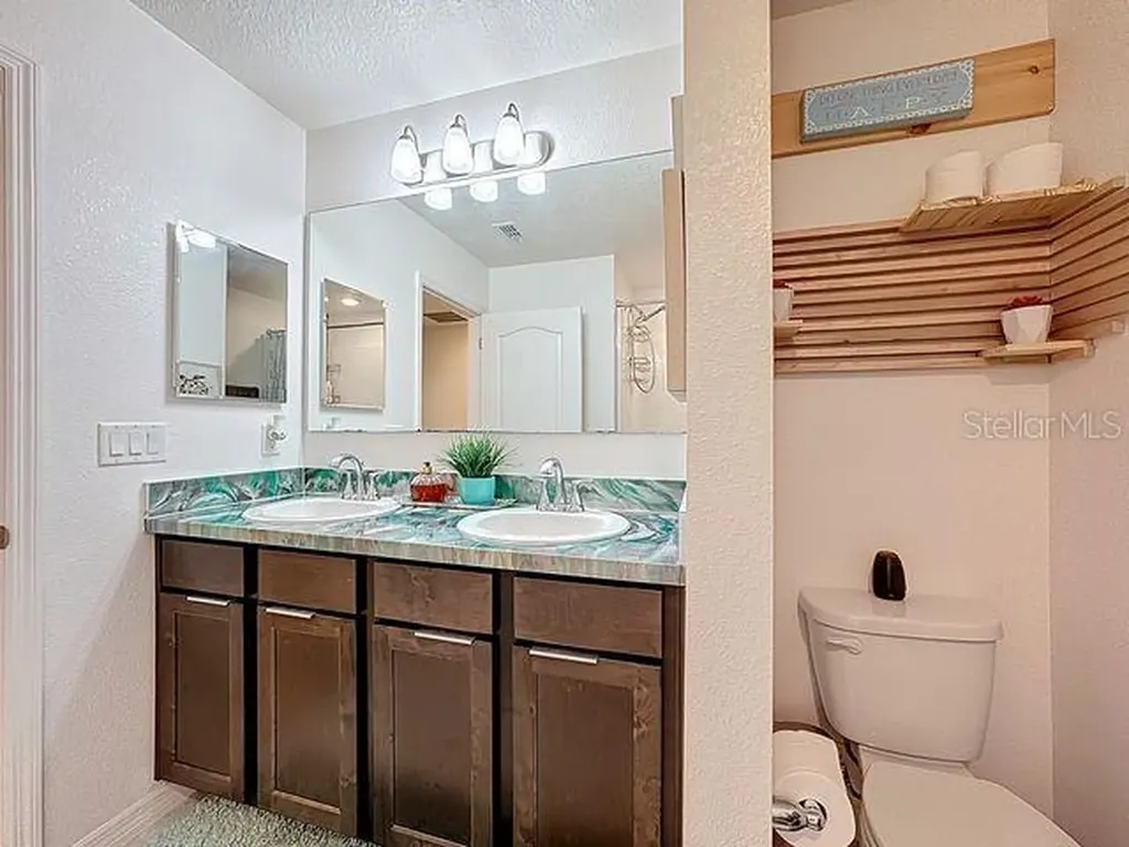 2244 Canyon Breeze Avenue Kissimmee FL 34746