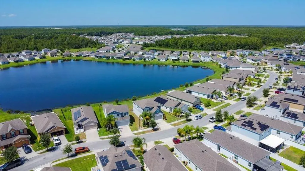 2244 Canyon Breeze Avenue Kissimmee FL 34746