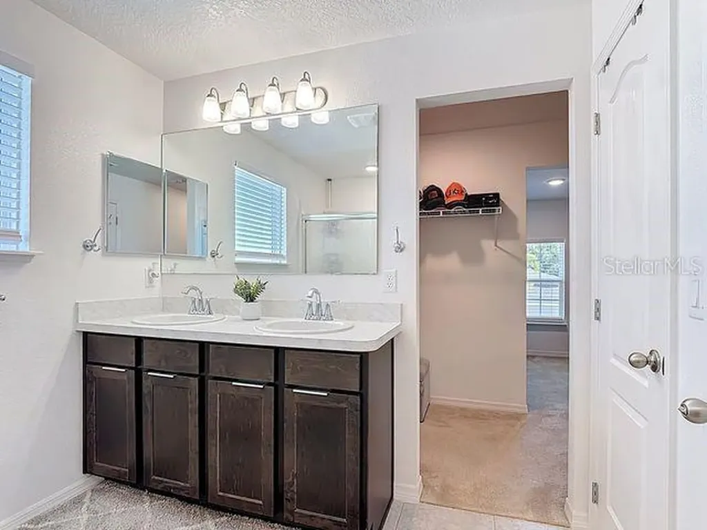 2244 Canyon Breeze Avenue Kissimmee FL 34746