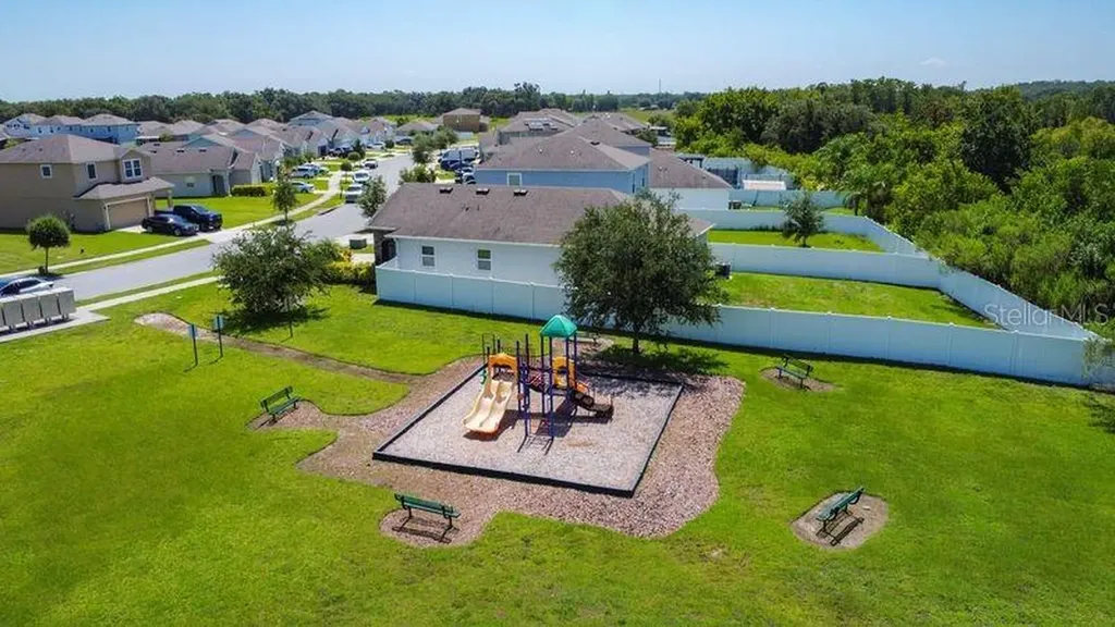 2244 Canyon Breeze Avenue Kissimmee FL 34746