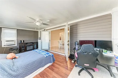 3810 39th Ave W Bradenton FL 34205