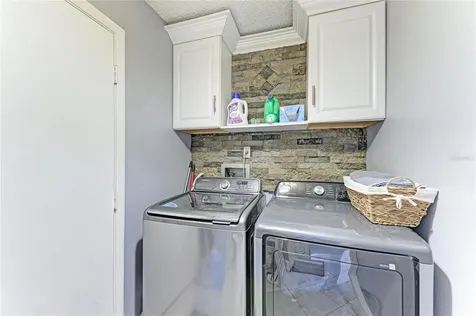 3810 39th Ave W Bradenton FL 34205