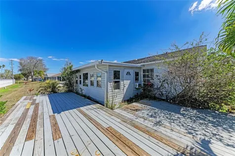 3810 39th Ave W Bradenton FL 34205