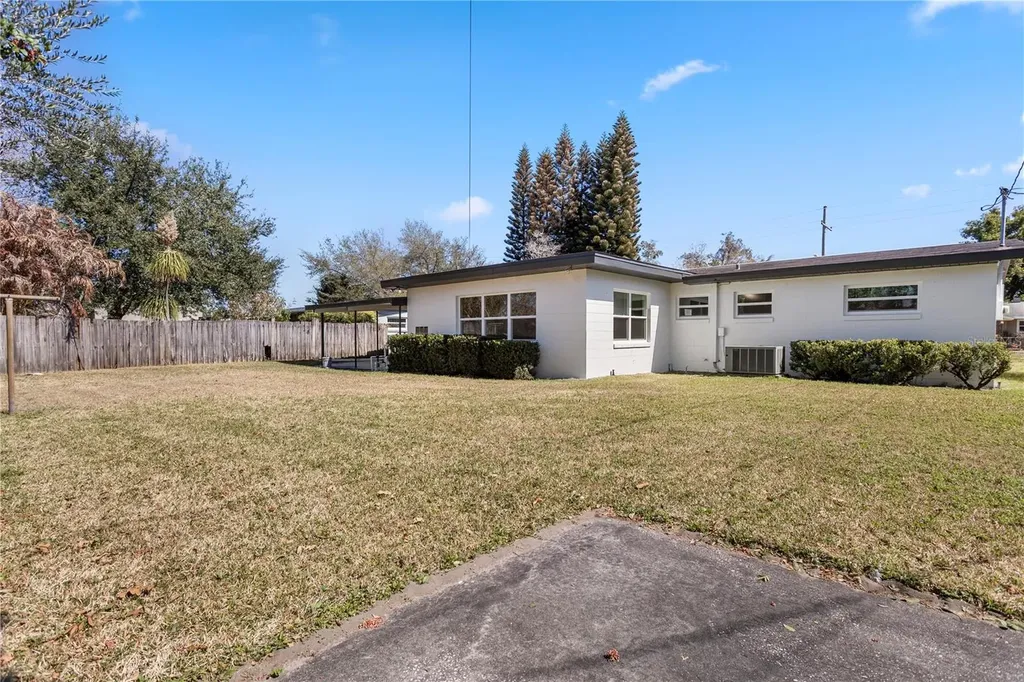 1628 Larkin Avenue Orlando FL 32812