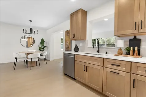 1628 Larkin Avenue Orlando FL 32812