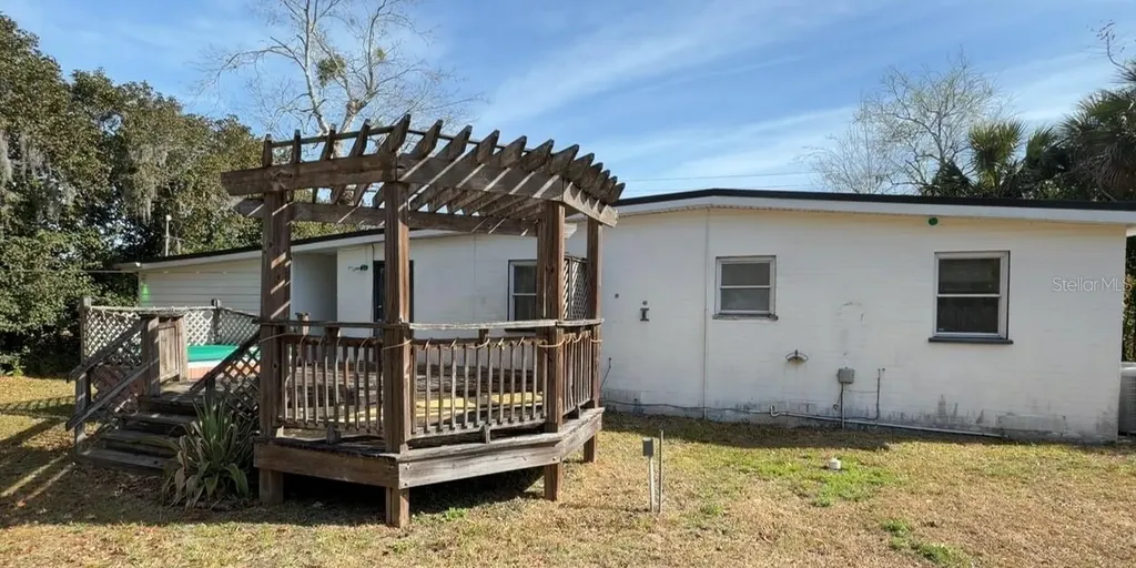 2030 Magnolia Avenue South Daytona FL 32119