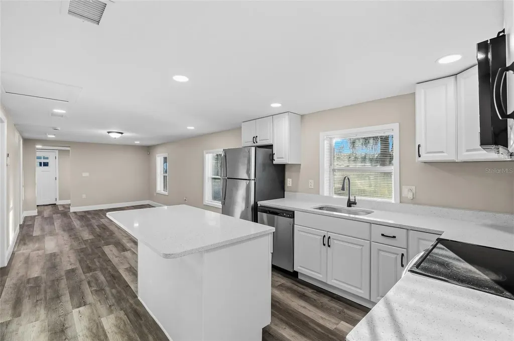 2547 10th Avenue S St Petersburg FL 33712