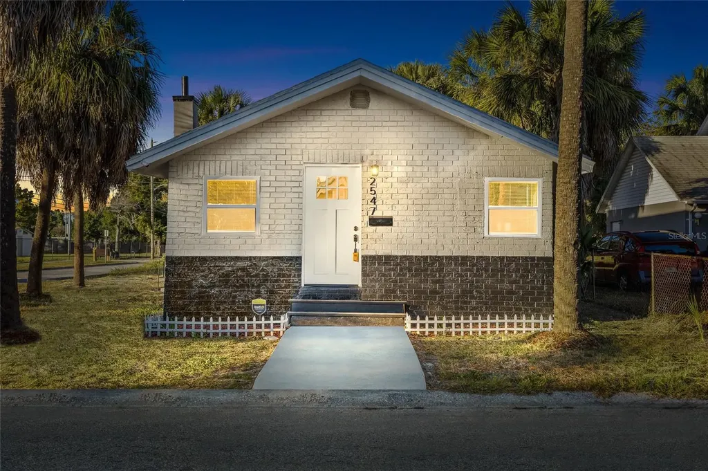 2547 10th Avenue S St Petersburg FL 33712