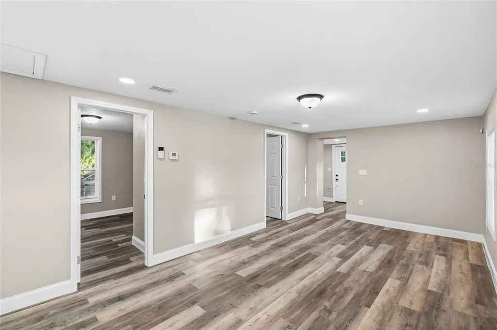 2547 10th Avenue S St Petersburg FL 33712