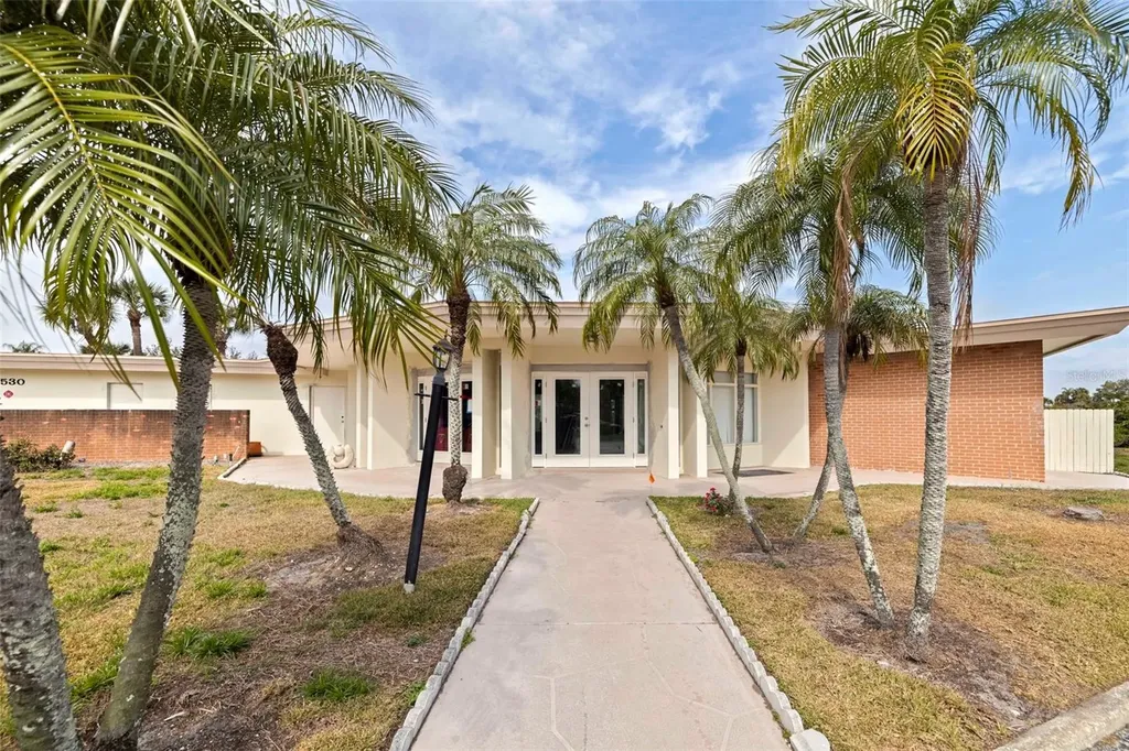 4480 Overlook Drive NE St Petersburg FL 33703