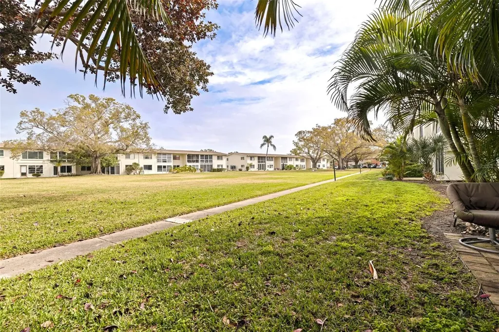 4480 Overlook Drive NE St Petersburg FL 33703